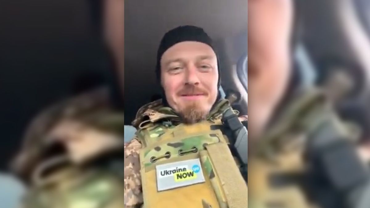 Dejte těm vojákům aspoň něco, směje se ukrajinský voják, kterému Rusové ukradli trenky